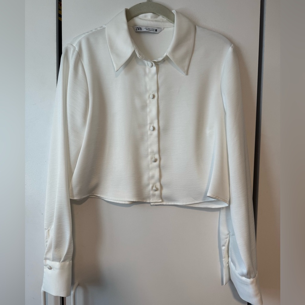 Zara - Cropped Satin Button Down